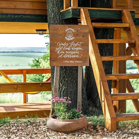 Dioliget - Zoeld Feszek Lombhaz Lodge Lovasbereny